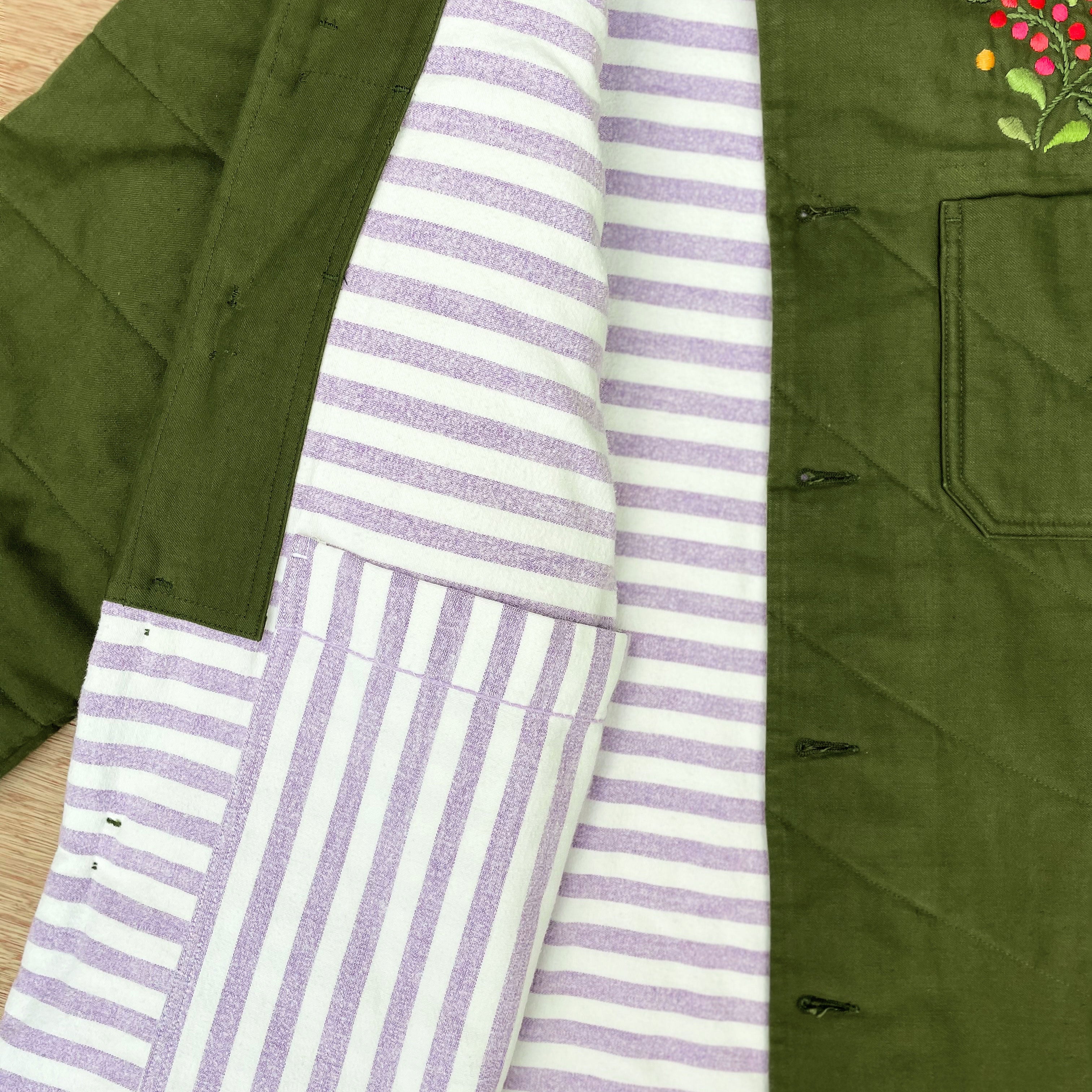 ジャケット・アウター MEDI VINTAGE FLOWER EMBROIDERY SHIRT Rockmount Women's Vintage Rose Embroidery Shirt